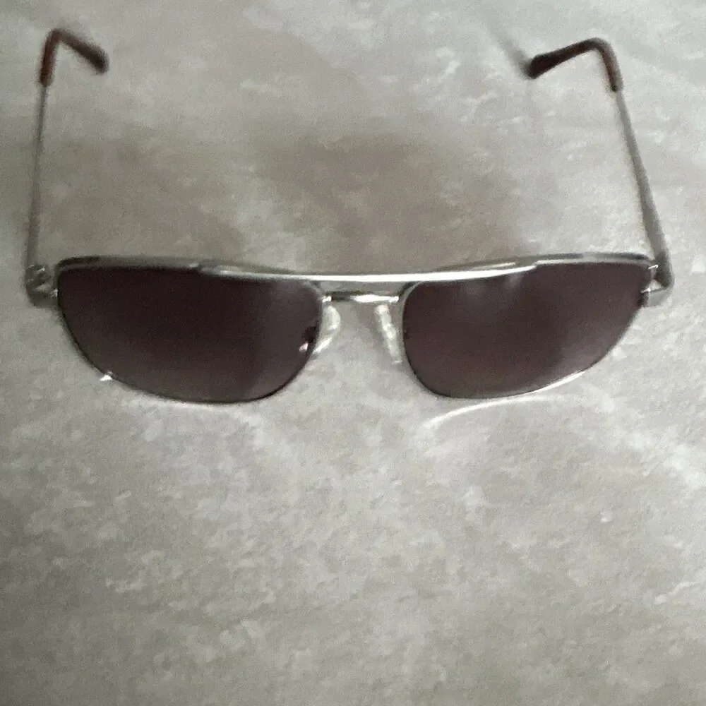 Guess lens has